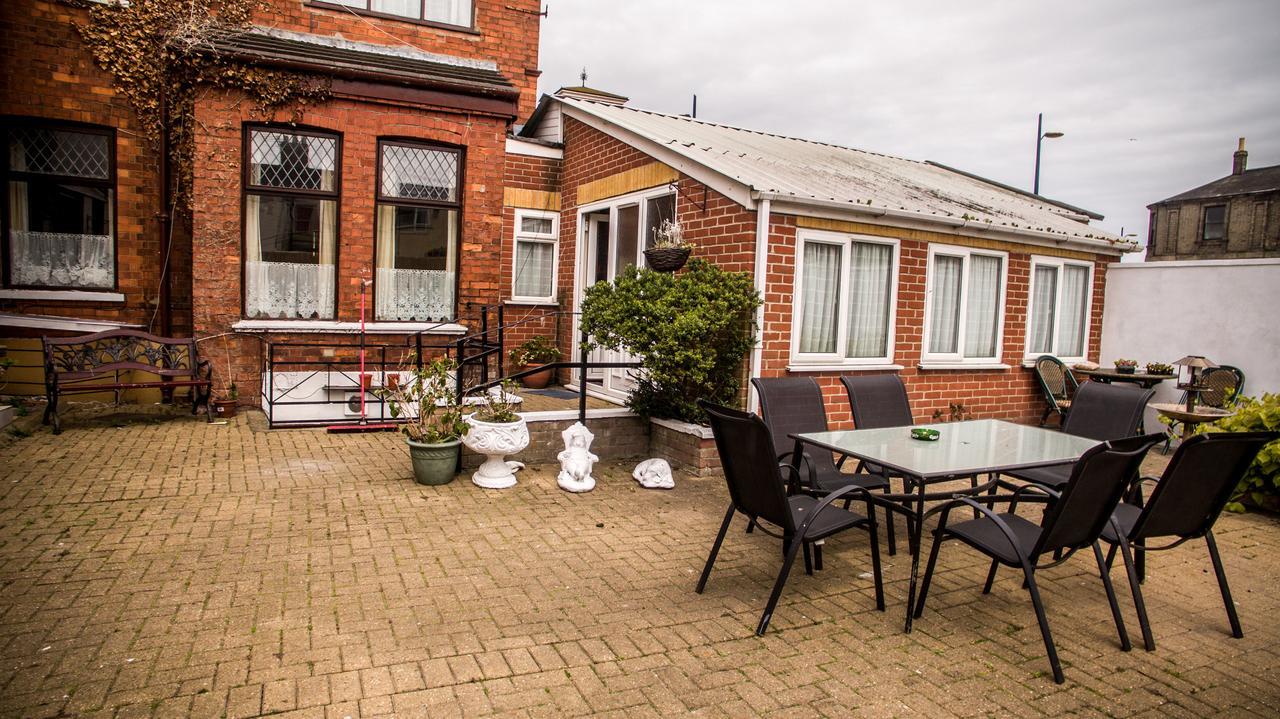 Raynscourt Lodge Great Yarmouth Exterior photo